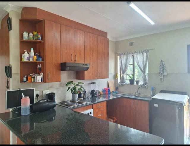 2 BEDROOM TOWNHOUSE FOR SALE IN DALVIEW